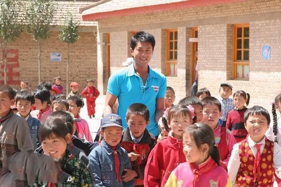 Cổ Thiên Lạc: 18 tuổi ngồi tù, bị xem như kẻ cướp, 30 năm sau trở thành ông trùm giải trí-7