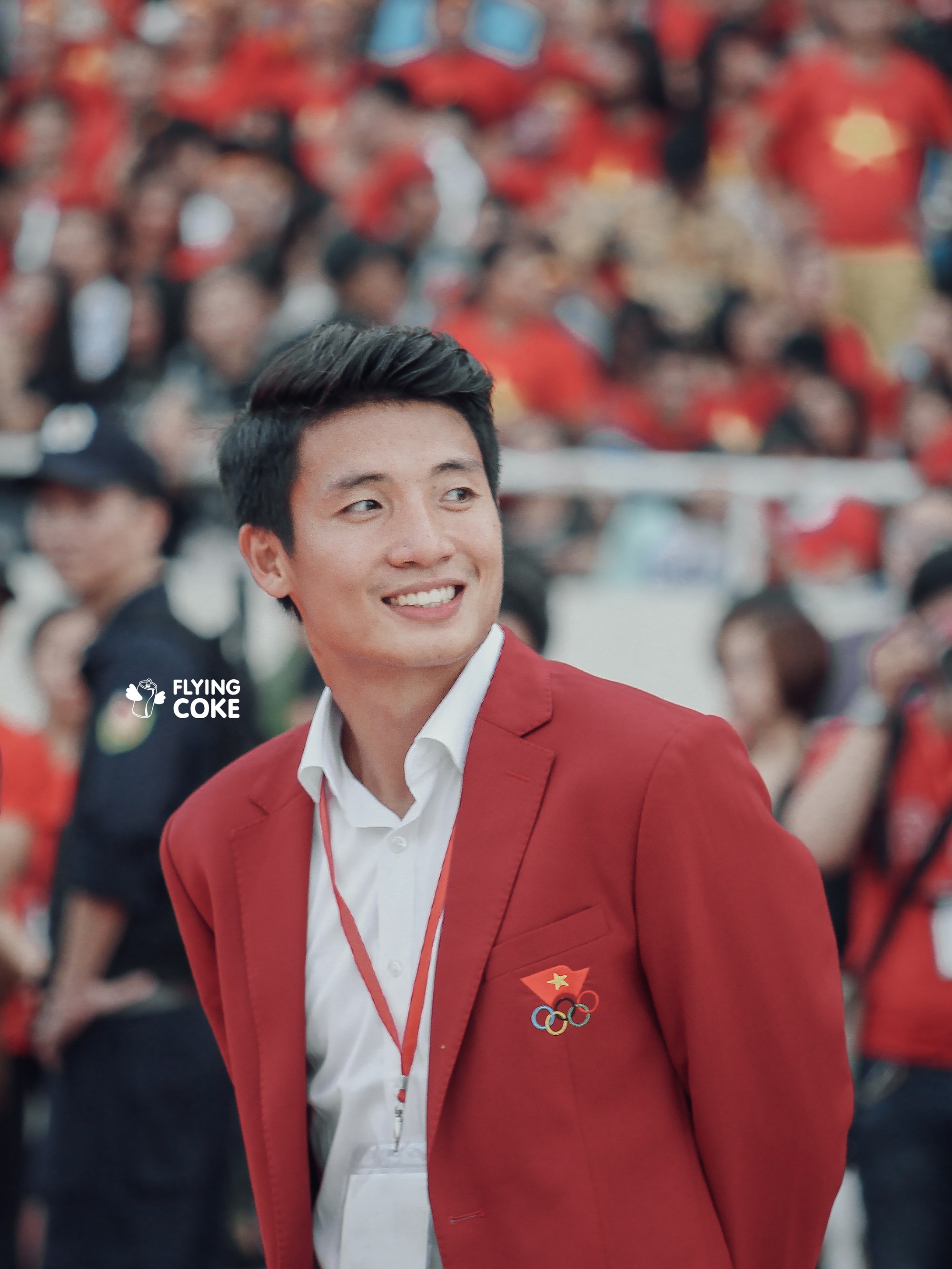 Hội fan girl chụp ảnh cầu thủ: Thần tượng Kpop có các master-nim, cớ sao idol quốc dân” của chúng mình lại không!-6