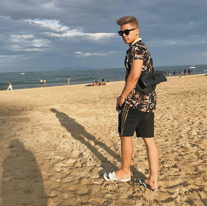 Nhóm nam sinh mặc áo dài, giả gái chụp kỷ yếu bị dân mạng chê nữ tính nhưng biết thân thế thật ai cũng thích thú-16