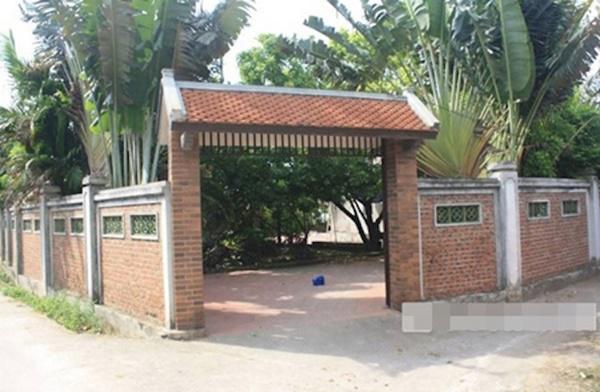 Dốc túi” xây nhà thờ trăm tỷ, so với vua hài đất Bắc Hoài Linh vẫn kém xa điểm này!-9