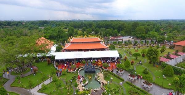 Dốc túi” xây nhà thờ trăm tỷ, so với vua hài đất Bắc Hoài Linh vẫn kém xa điểm này!-5