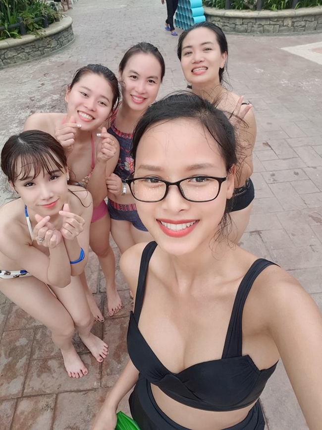 Nữ y tá sexy khiến Trung Hiếu mê mẩn được fan theo đuổi, tặng hoa liên tiếp 8 ngày-16