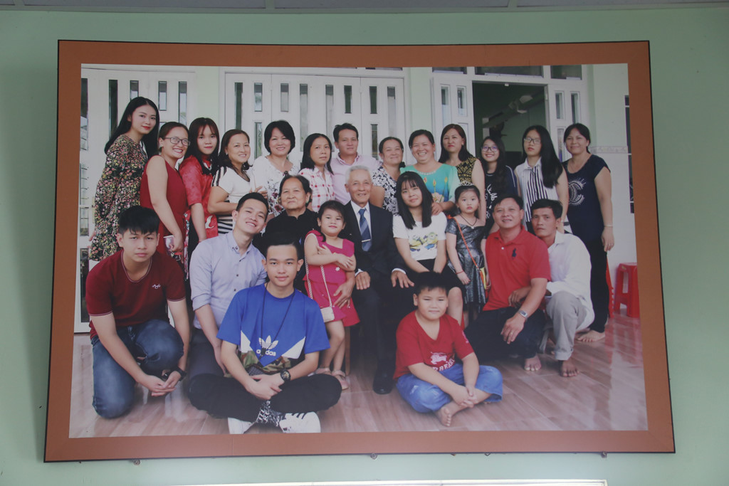 Gia cảnh Hoa hậu Phương Khánh ở Bến Tre: Cha mẹ ly hôn, học trễ 2 năm-3