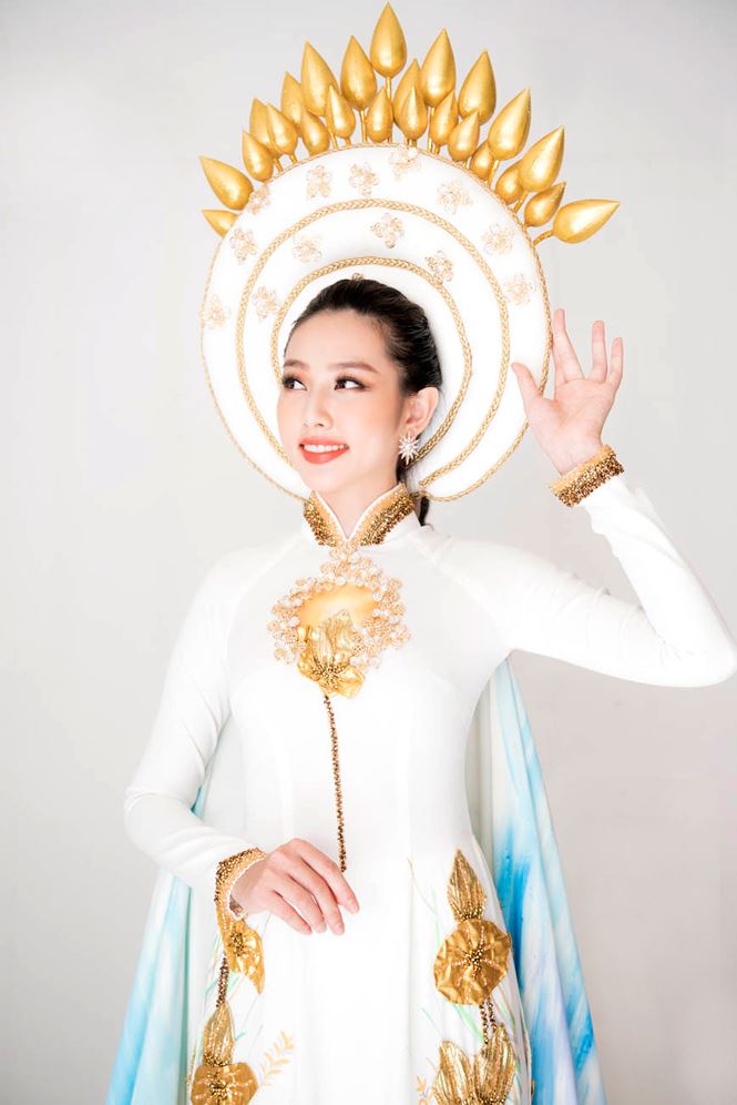 Thùy Tiên khoe vẻ đẹp nền nã với quốc phục truyền thống-5