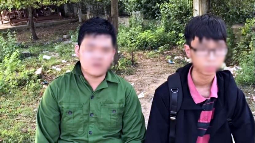 Xôn xao clip 2 nam sinh đại học thú tội quay lén bạn nữ tắm khi học quân sự, nhà trường nhờ công an vào cuộc-1