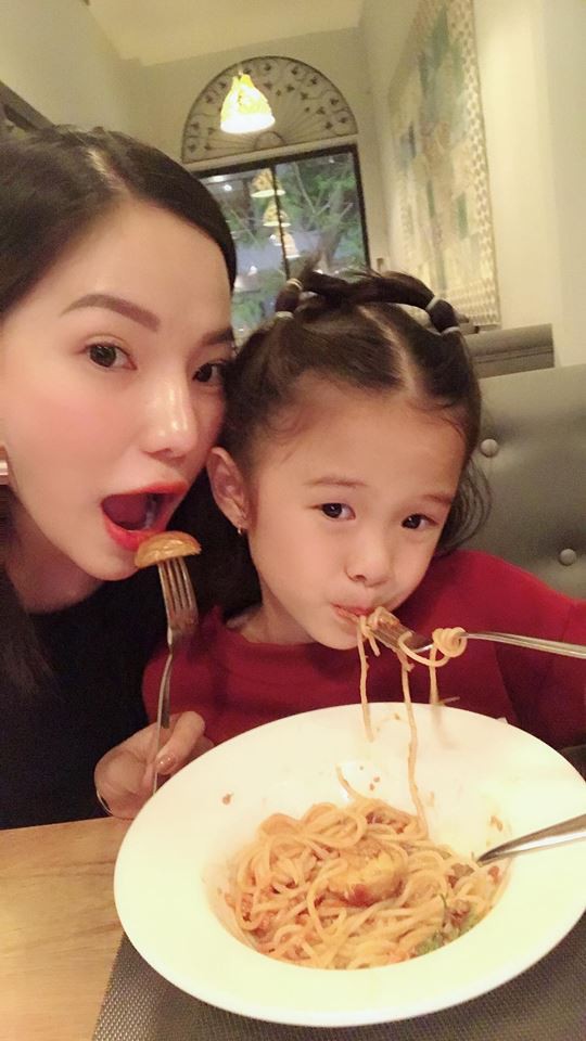 Sau khi ly hôn với Lâm Vinh Hải, Lý Phương Châu ngày càng hở bạo, không ngần ngại ngọt ngào cùng tình mới-4