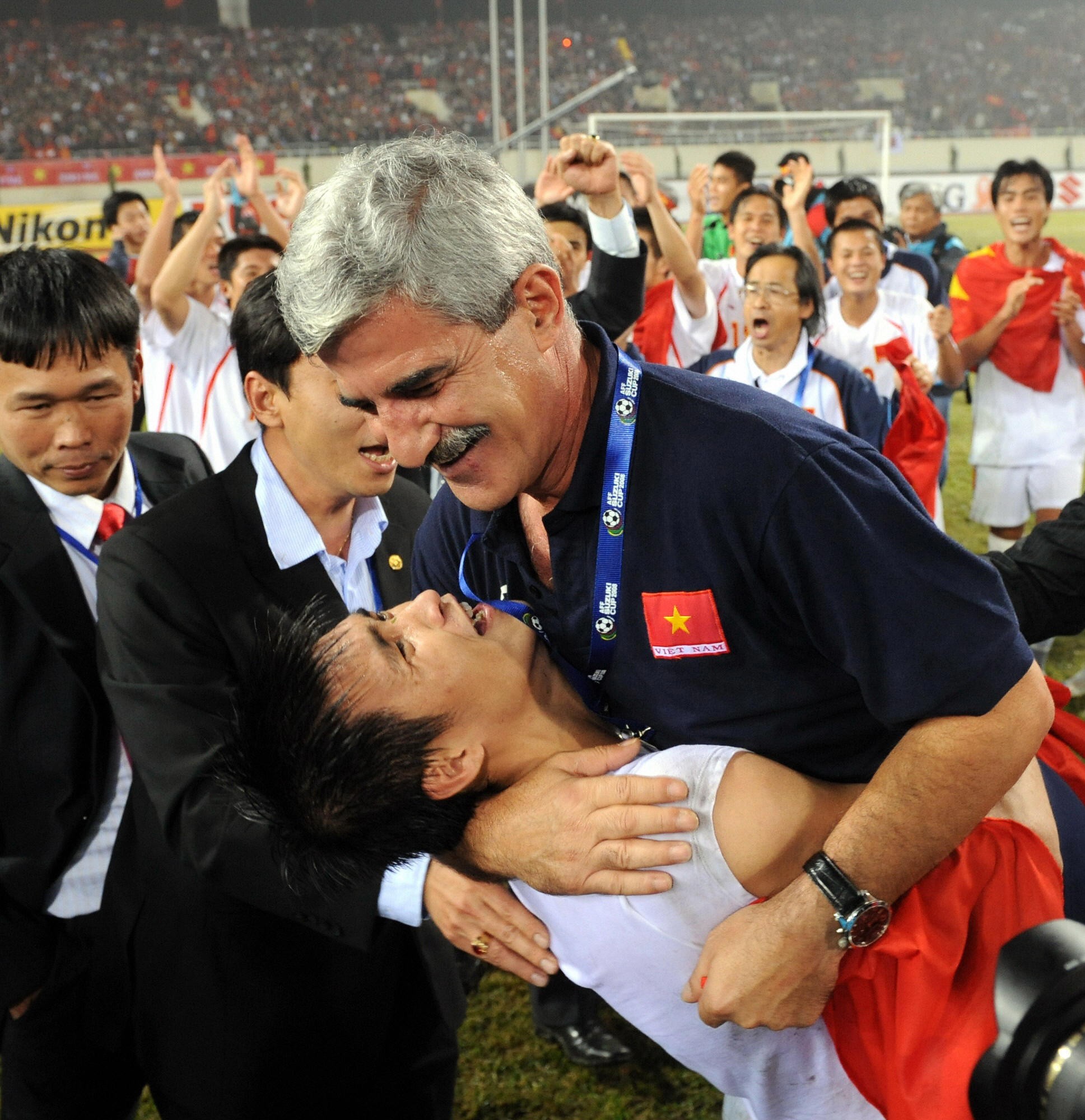 Đội hình tuyển Việt Nam vô địch AFF Cup 2008 giờ đang ở đâu?-1