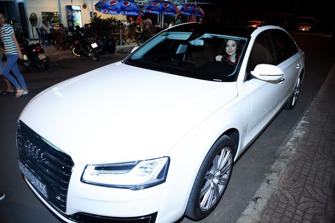 Khối tài sản không phải dạng vừa” của loạt sao Việt dưới 25 tuổi: Nhà lầu hạng sang, xế hộp khủng và vô số hàng hiệu-16