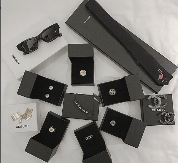 Khối tài sản không phải dạng vừa” của loạt sao Việt dưới 25 tuổi: Nhà lầu hạng sang, xế hộp khủng và vô số hàng hiệu-5