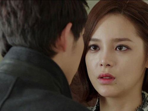 Ngoại tình với nhân viên, sếp nữ bất ngờ vì câu nói của con gái 16 tuổi-2