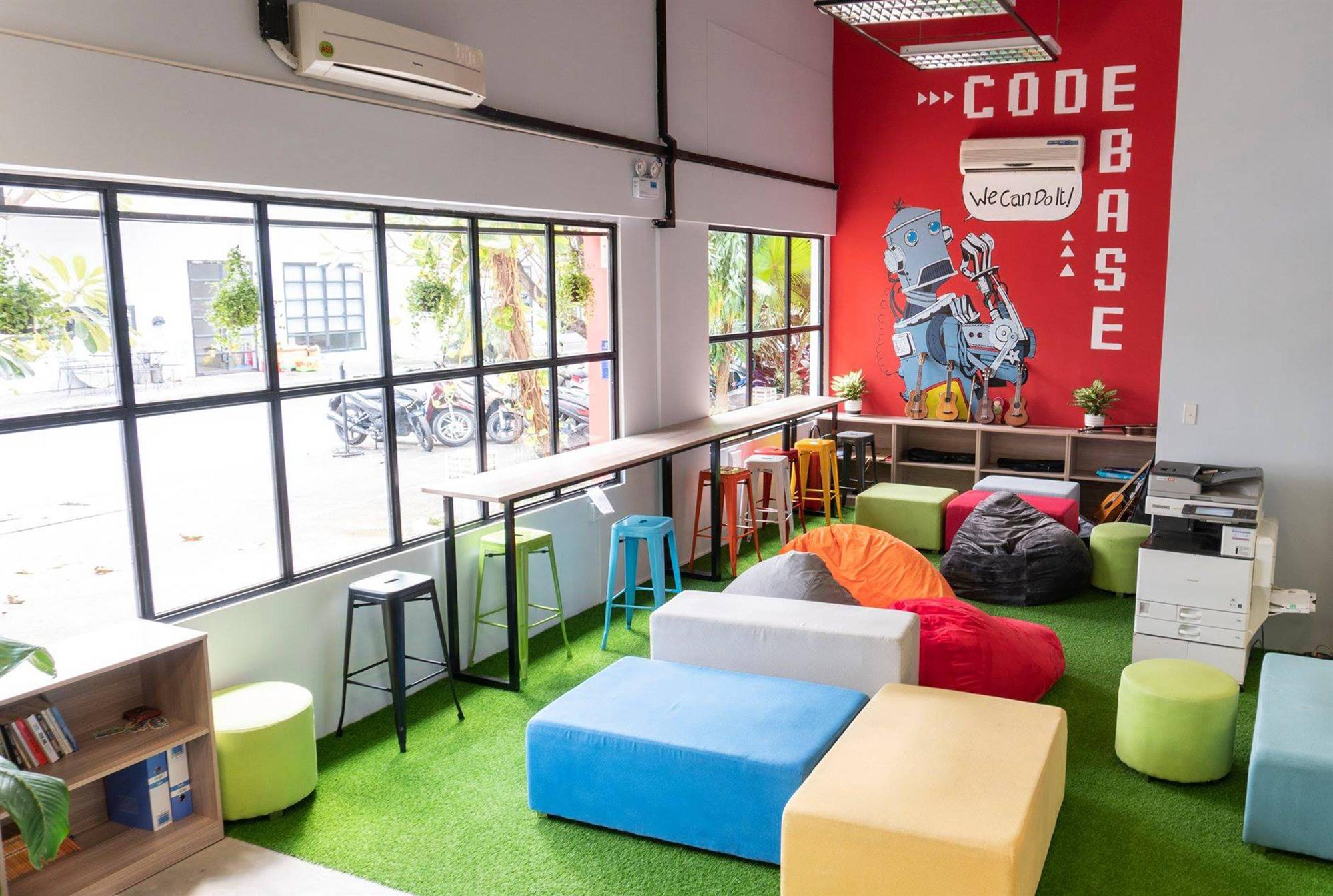 Những ngôi trường lạ nhất Việt Nam: Trường giúp học sinh cai nghiện game bằng võ Vovinam, trường lại không có giáo viên, học bằng cách chơi game-10