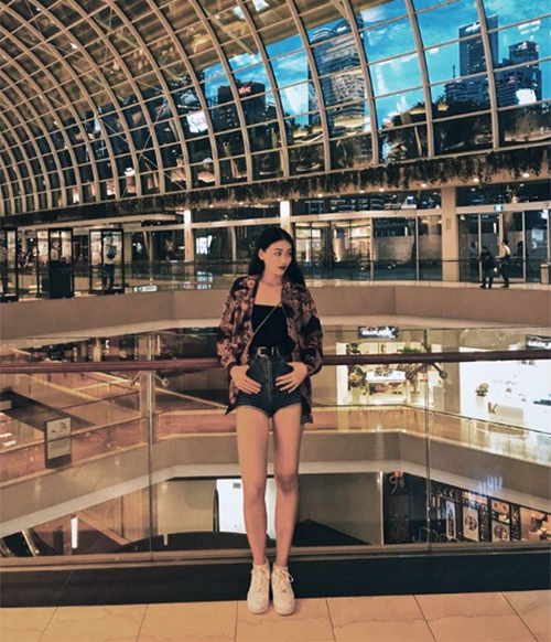 Rời sân khấu, Phương Khánh mê tít phong cách cool ngầu như gái Tây-7