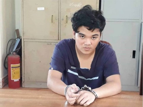 Mẹ nghi phạm sát hại cô giáo về hưu ngã khụy khi biết con là hung thủ