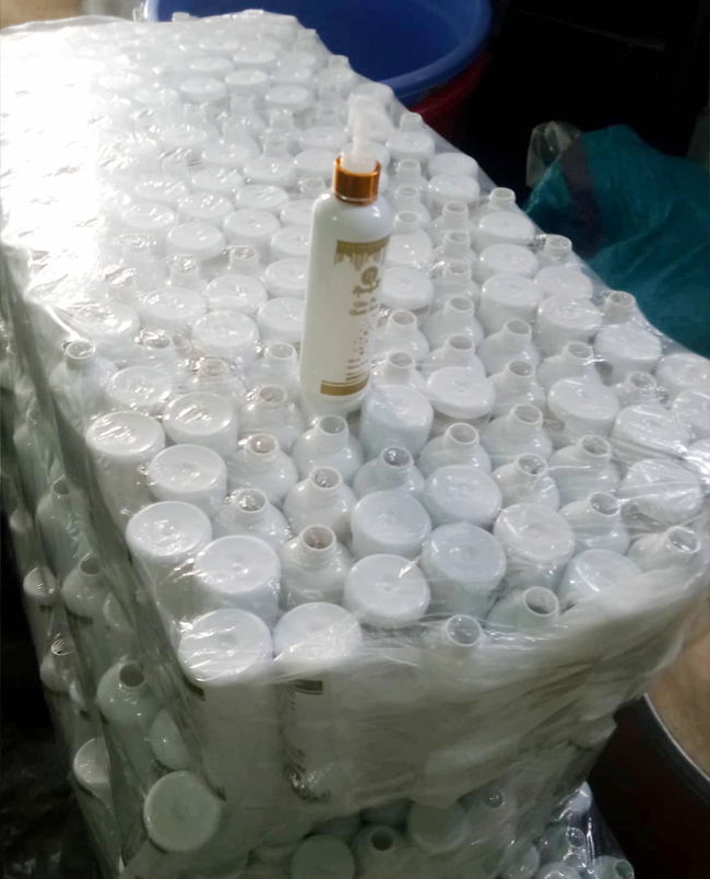 Bí mật gây sốc trong hàng ngàn chai mỹ phẩm trắng da cho nữ ở Sài Gòn-1
