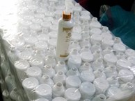 Bí mật gây sốc trong hàng ngàn chai mỹ phẩm trắng da cho nữ ở Sài Gòn