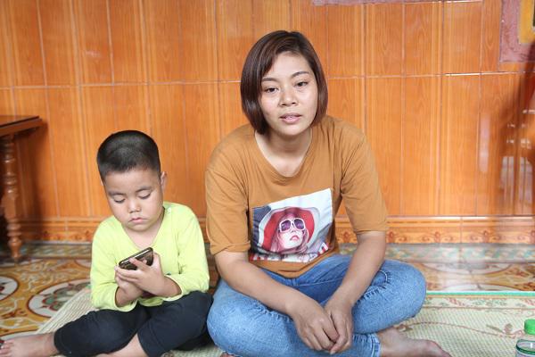 Con trai tài xế container xa bố từ lúc còn bi bô giờ đã biết hỏi: Bố đi đâu rồi?-3