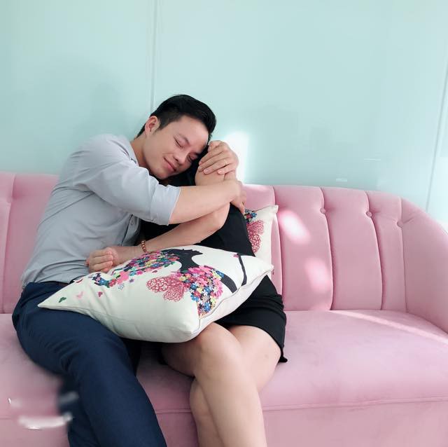 Cô dâu 62 tuổi tiếp tục khoe clip thân mật với chồng cùng đoạn chia sẻ sướt mướt-1