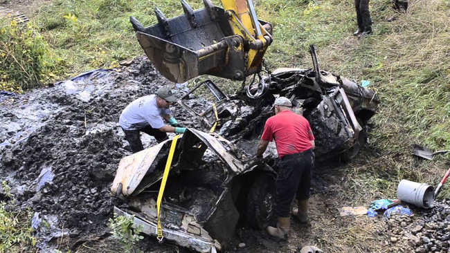 Đi dự tiệc cuối năm, hai nữ sinh bỗng bốc hơi không dấu vết, 43 năm sau một vụ hạn hán bất ngờ phơi bày toàn bộ sự thật-4