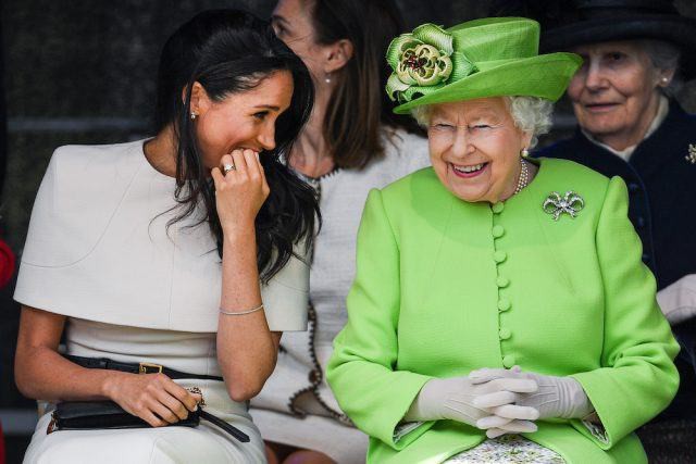 Giữa hai cháu dâu Kate và Meghan, ai là người được lòng Nữ hoàng Anh hơn cả, câu trả lời khiến ai cũng bất ngờ-2