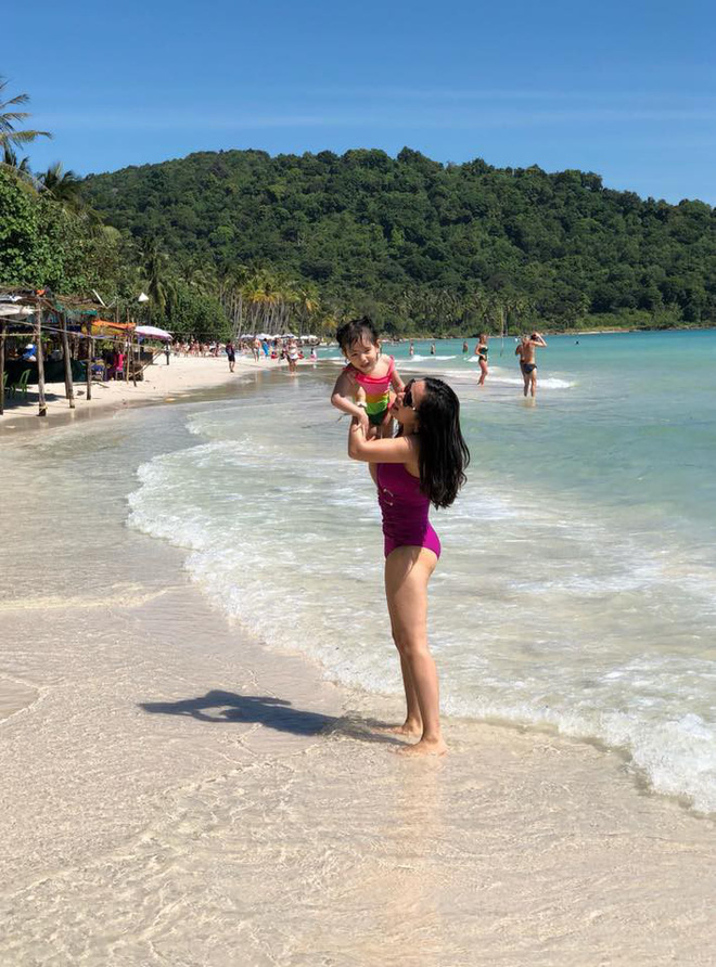 5 hot mom đình đám dù đẻ nhiều con vẫn son trẻ quyến rũ, vợ đại gia kim cương cũng lọt danh sách này-14