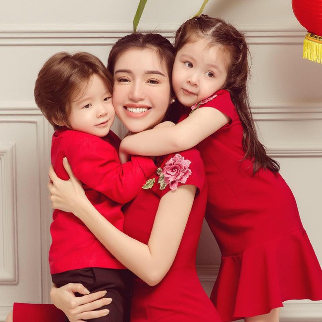 5 hot mom đình đám dù đẻ nhiều con vẫn son trẻ quyến rũ, vợ đại gia kim cương cũng lọt danh sách này-24