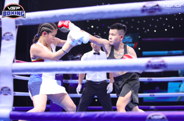 2 thiếu nữ Việt toàn thắng tại Boxing Victory8-1