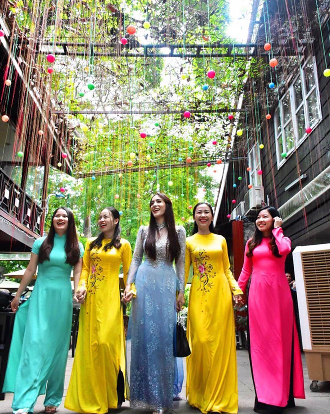 Ngọc nữ Thái Lan đến Việt Nam, khoe ảnh xinh đẹp với áo dài và nón lá-4