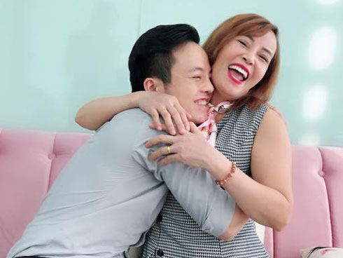 Cô dâu 62 tuổi tiếp tục phát ngôn sốc: Xin lỗi vì em đã là mối tình đầu của anh-3