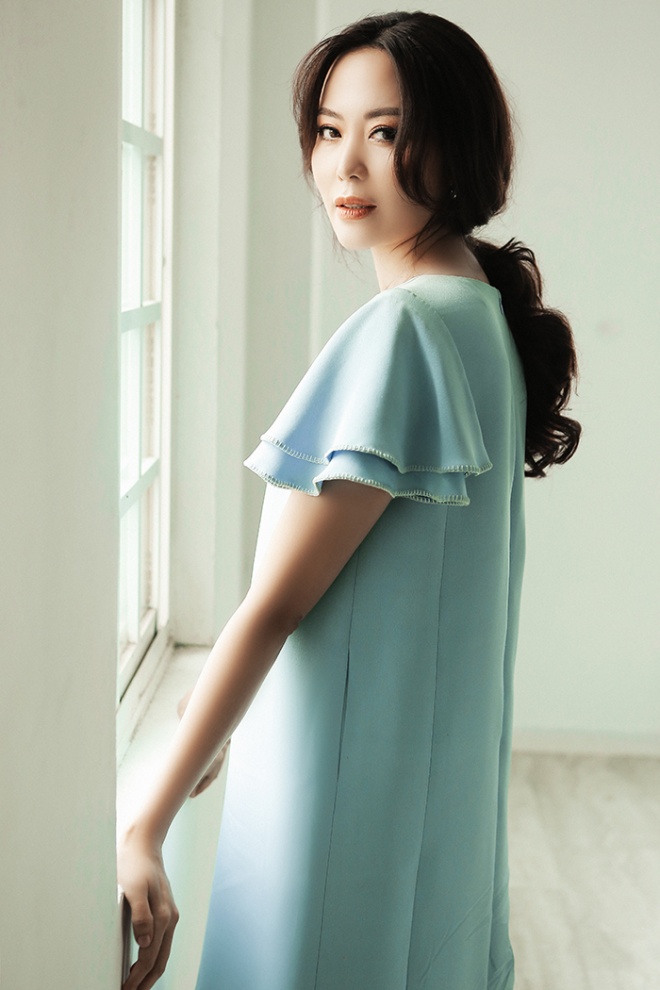 Hoa hậu Thu Thủy đẹp rực rỡ ở tuổi 43-15
