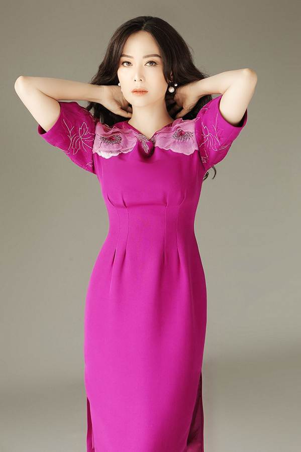 Hoa hậu Thu Thủy đẹp rực rỡ ở tuổi 43-5