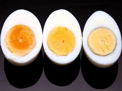 Ăn trứng bị cholesterol cao, ăn đậu phụ bị ung thư, ăn vừng đen tóc: Sự thật hay tin đồn?