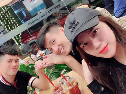 Dàn chân dài của sao Việt Nam bất ngờ xuống tóc trước trận gặp Philippines-13