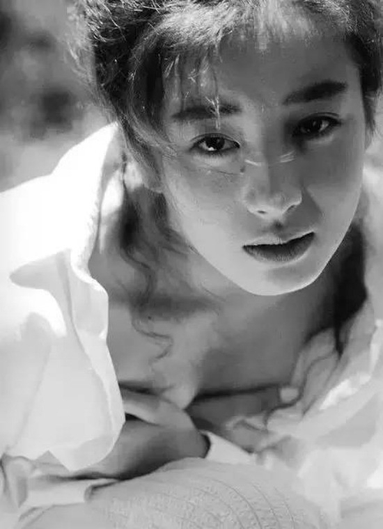 Đời đáng thương của ngọc nữ” Nhật Bản: Bị mẹ ruột thao túng cả cuộc đời, ép chụp ảnh khỏa thân, hôn nhân đổ vỡ đến mức phải tự tử-8