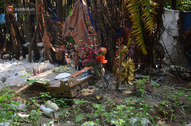 Những câu chuyện đau lòng quanh 5 ngôi mộ vô danh và miếu thờ 2 cô gái chết trẻ ở bãi sông Hồng-3