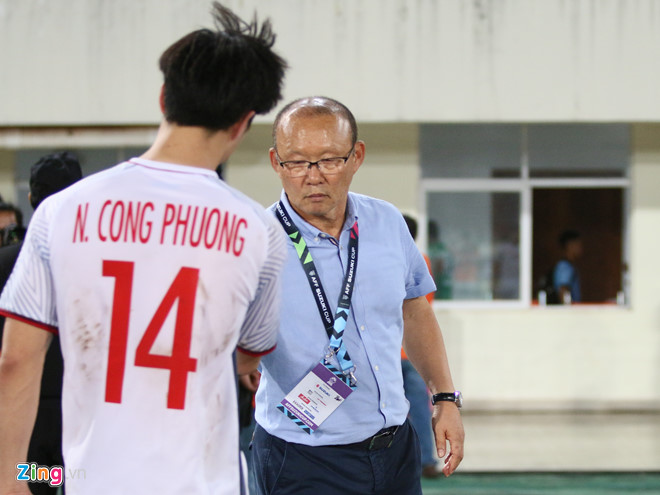 HLV Park Hang Seo gửi mật thư cho Duy Mạnh trong chiến thắng trước ĐT Lào-2