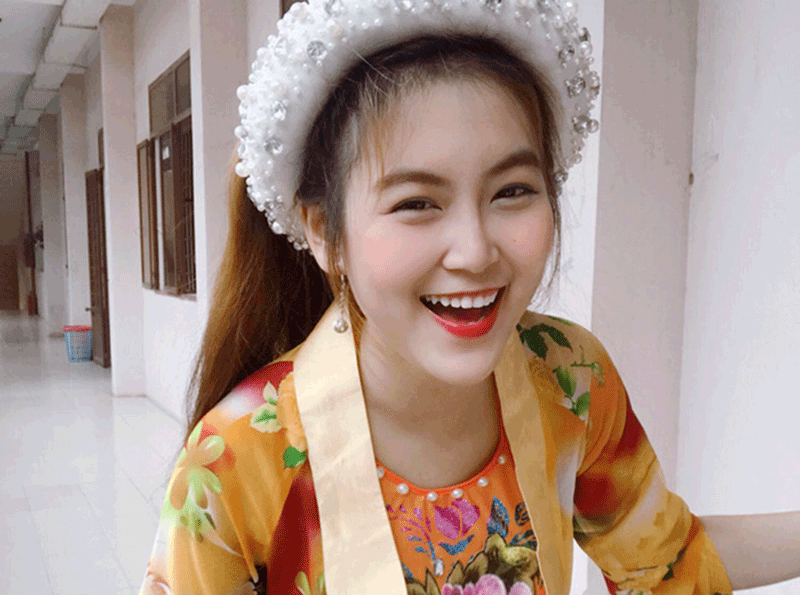 Nữ sinh sư phạm làm mẫu nội y: Chọn nghề giáo để được bình yên-1