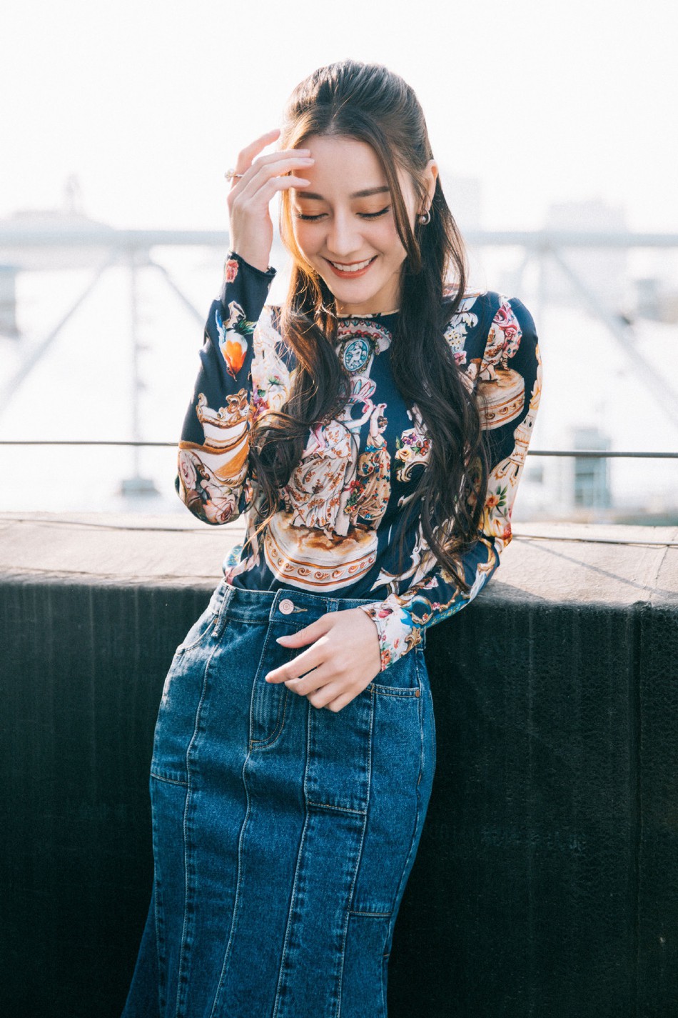 Hậu nghi vấn mua giải Thị Hậu, Địch Lệ Nhiệt Ba khoe góc nghiêng thần thánh cùng sắc vóc đỉnh cao tại sự kiện-3