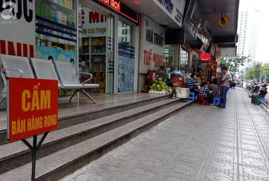 Tranh cãi gay gắt giữa cư dân và nhóm ki-ốt kinh doanh tại chung cư HH Linh Đàm-2