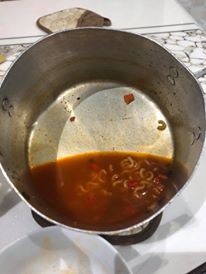 Người ta trổ tài nấu nướng khéo như đầu bếp còn Hari Won thì chỉ thấy ăn thủng bát thủng đĩa thế này đây!-15