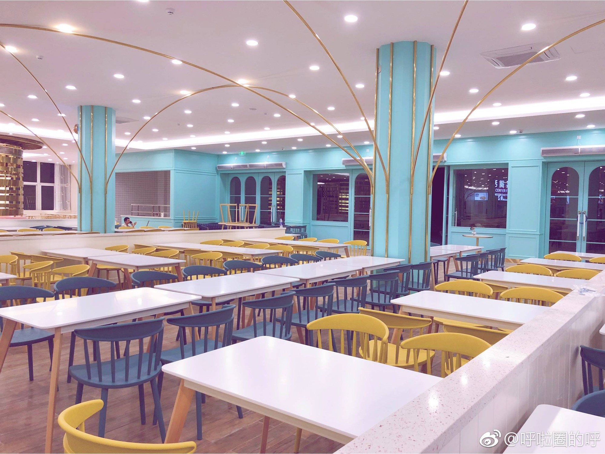 Top căng tin sang như khách sạn 5 sao, cứ tưởng nằm ở trường con nhà giàu, dành cho cậu ấm cô chiêu nhưng sự thật sẽ khiến bạn bất ngờ-3