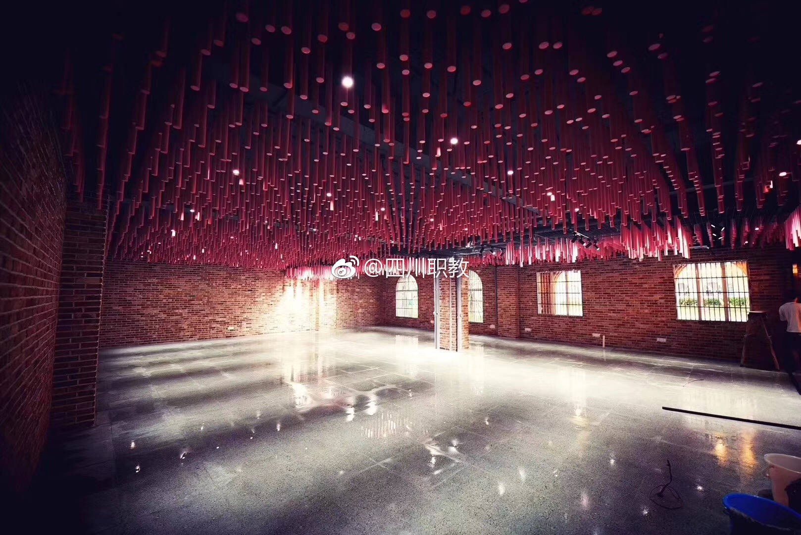 Top căng tin sang như khách sạn 5 sao, cứ tưởng nằm ở trường con nhà giàu, dành cho cậu ấm cô chiêu nhưng sự thật sẽ khiến bạn bất ngờ-16