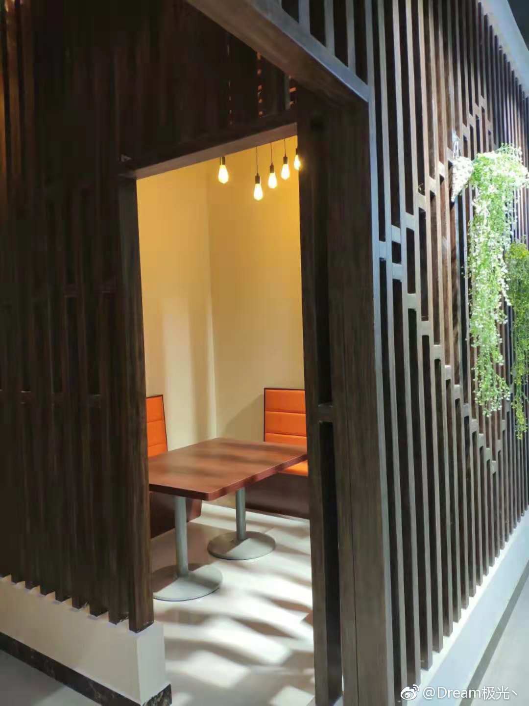 Top căng tin sang như khách sạn 5 sao, cứ tưởng nằm ở trường con nhà giàu, dành cho cậu ấm cô chiêu nhưng sự thật sẽ khiến bạn bất ngờ-23