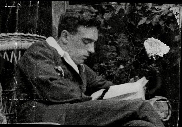 Phận đời bi kịch của hồng nhan bạc mệnh, từ mối tình tay ba vụng trộm đến án treo cổ thu hút gần một triệu chữ kí phản đối-3