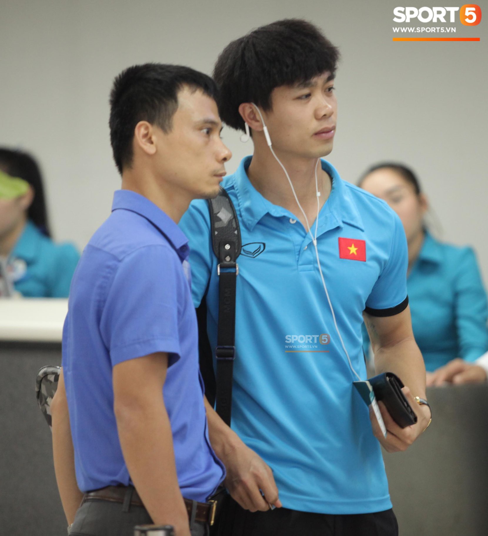 Hội não cá vàng điểm danh: Công Phượng suýt phải ở lại Lào vì quên hộ chiếu tại quán kem-1