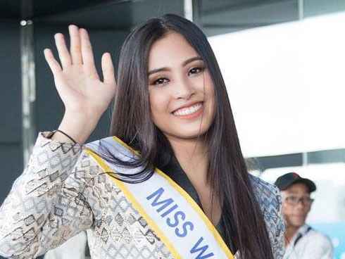 Trần Tiểu Vy rạng rỡ ngày lên đường dự thi Miss World