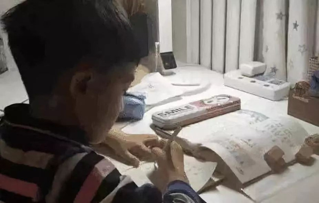 Cậu bé 9 tuổi nhảy lầu tự tử và lời nhắn nhủ gây nhức nhối: Mẹ, con thực sự rất mệt mỏi!-1