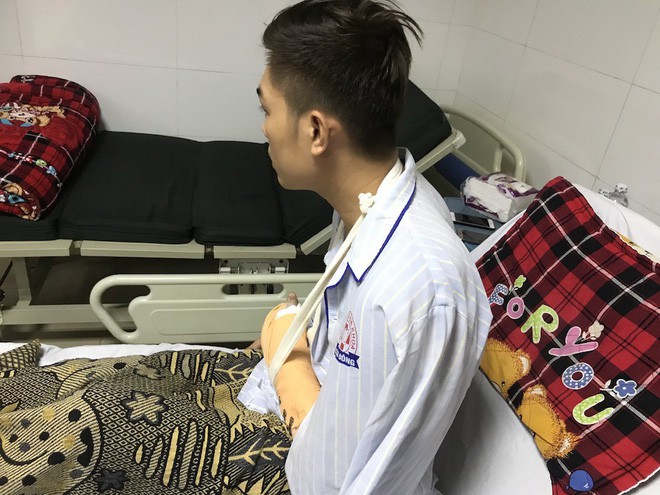 Vụ người đi xe máy chặt tay tài xế ô tô: Bất ngờ với lời kể của nhân chứng-4