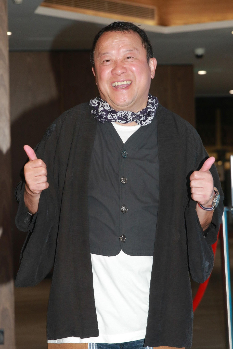 Tiếng hét ở tang lễ Lam Khiết Anh và sự dơ bẩn của showbiz Hong Kong-4