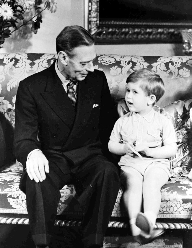 Những bức ảnh hiếm có khó tìm kể lại hành trình 70 năm cuộc đời Thái tử Charles, vị vua tương lai của nước Anh-4
