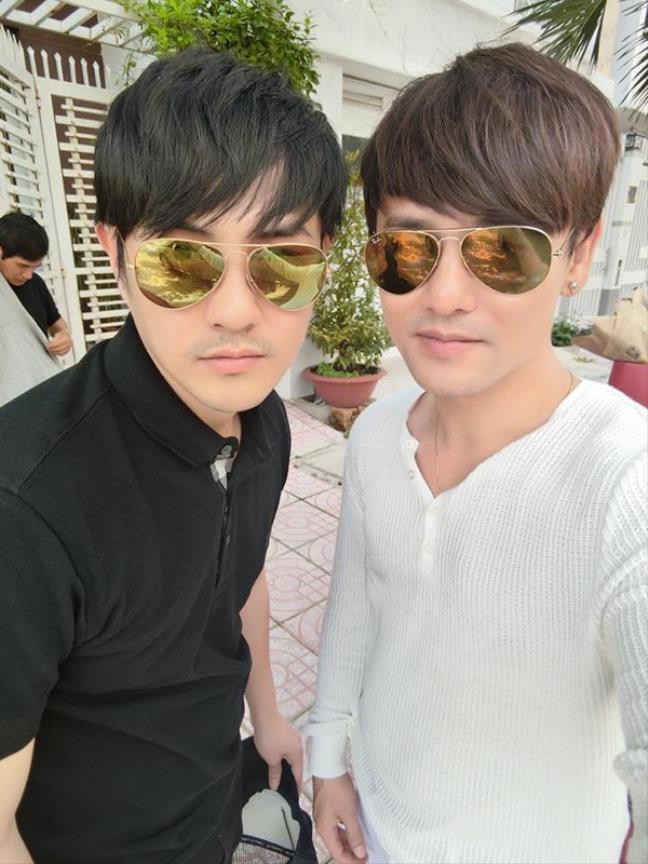 Chẳng có sợi dây liên kết nào, nhưng những cặp nghệ sĩ này lại giống nhau như cùng chung huyết thống!-23